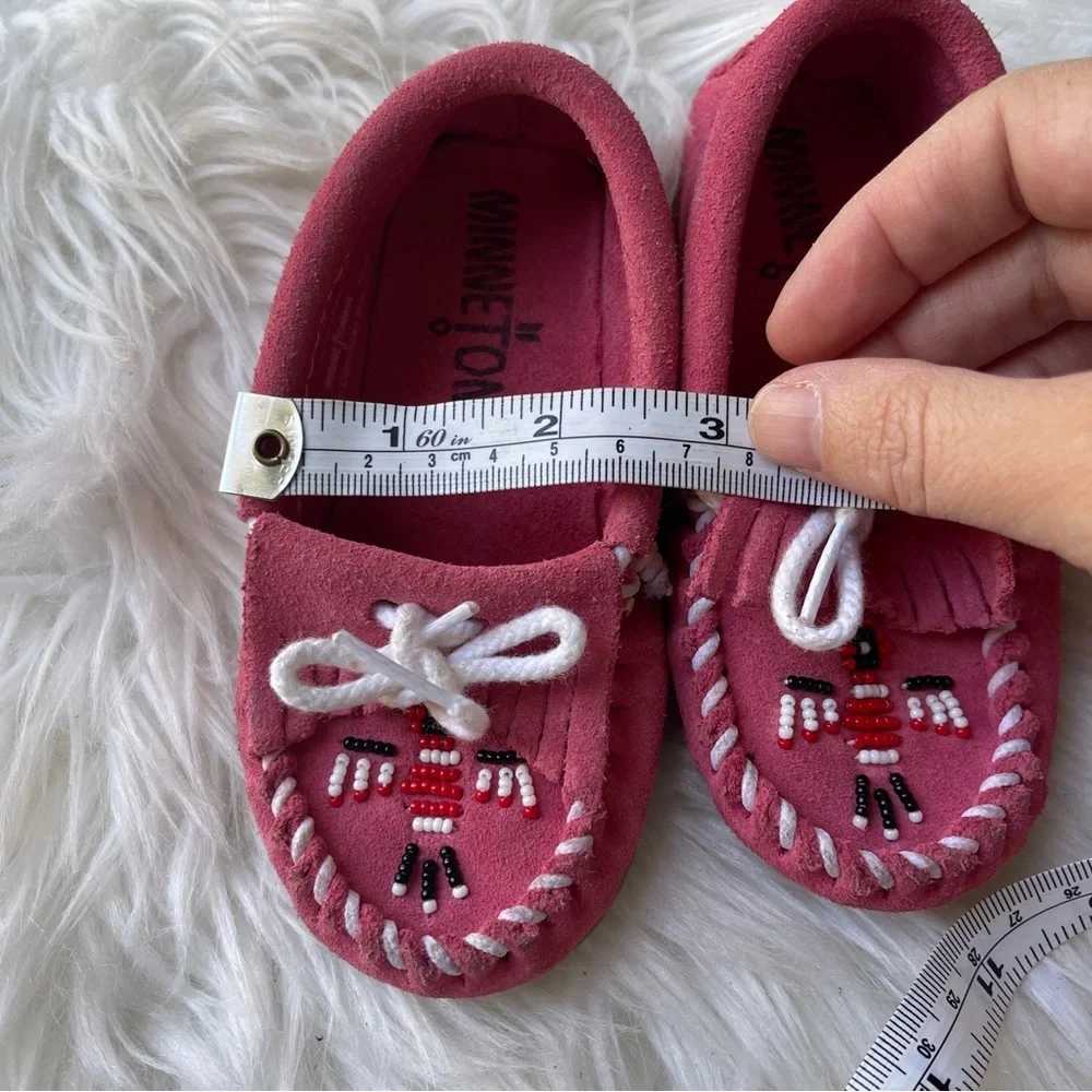MINNETONKA Child’s Thunderbird II Hot Pink moccasins